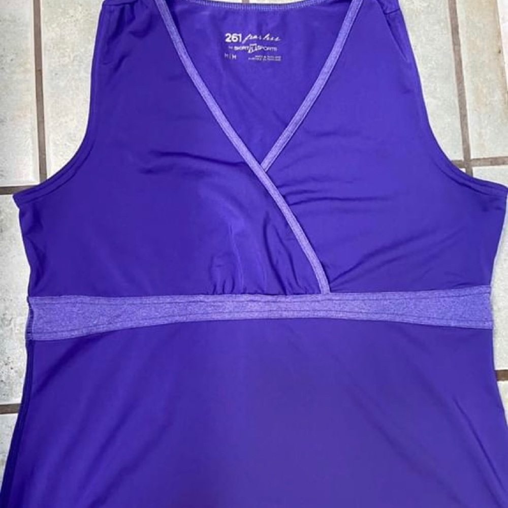 SkirtSports 261 fearless top Medium